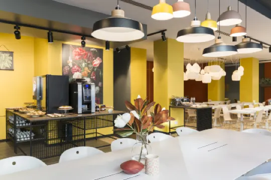 B&B Hotel Milano Central Station Отели рядом с достопримечательностью «Palazzo Lombardia»