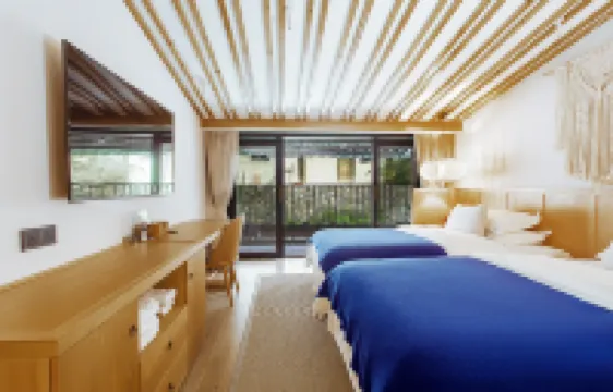 Sanchunli Meng Resort Hotel