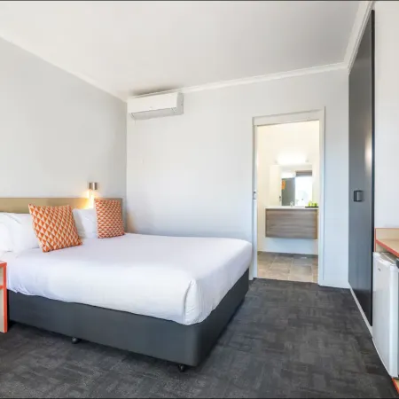 Nightcap at Ferntree Gully Hotel Motel