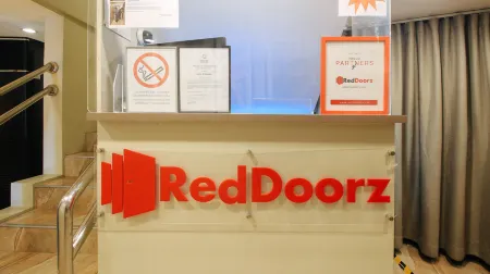 RedDoorz at Hotel Rosemarie