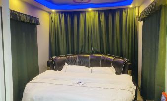 Wuning Ronghu RV Accommodation