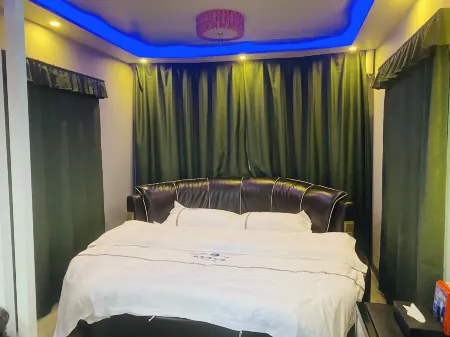 Wuning Ronghu RV Accommodation