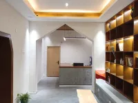 Luding Sihaiyijia Boutique Hotel (Luding Bridge)