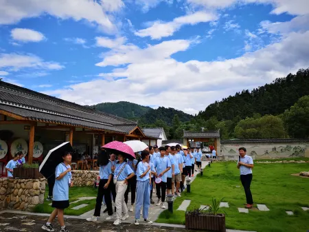 Jiuhuashan General's Residence Отели рядом с достопримечательностью «Lotus Peak»
