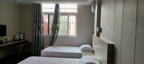 Le'an Jinyue Hotel