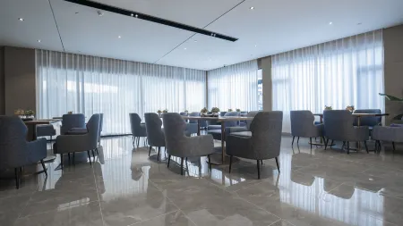 Echarm Hotel (Leibo tourism passenger transport center station)