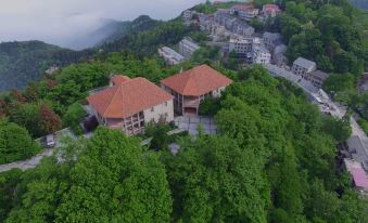 Jigongshan Sister Building Villa