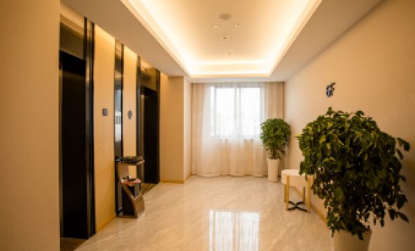 Longcheng  Big  Hotel(Jiujiang Pengze Longcheng Avenue)