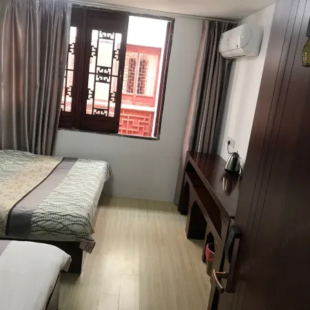Shanghai Menglishuixiang Inn (Zhujiajiao Ancient Town Branch) Отели рядом с достопримечательностью «Парк Ориентал-Лэнд»