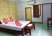 Baan Mitreejit Hôtels à : Surat Thani