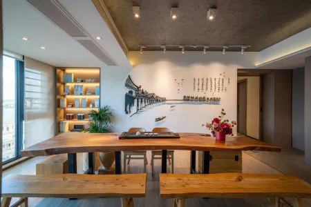 Floral Hotel · Peninsula Riverview hotel (Chaozhou ancient city archway store) Отели рядом с достопримечательностью «Danfu Courtyard»