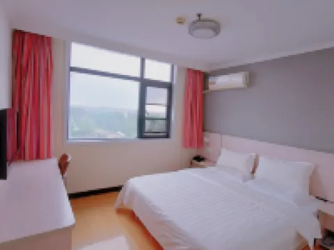 7Days Inn Chain Hotel (Kaifeng Drum Tower Square Xueyuan)