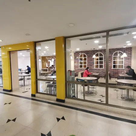 Xingjuhui Hotel (Zhongda Metro Station International Textile City Branch) Отели рядом с достопримечательностью «Zhongda Wufeng Commercial City»