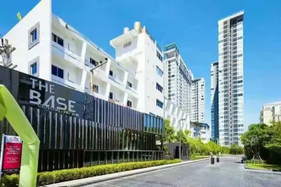 The Base Central Pattaya Super Condo Hotels in Pattaya