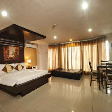 Oyster Plaza Hotel Hotels near Hannan International Manpower Corporation