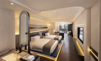Nanning Leshell Waterside Hotel(Wanxiang City Fangte ASEAN God Painting Shop)
