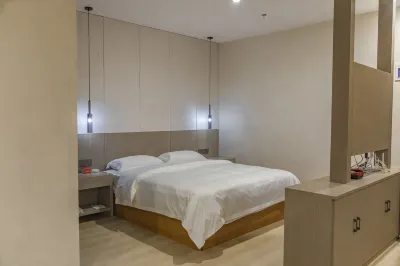 Huining Zhaoxiang Hotel Hotels near Huining Station