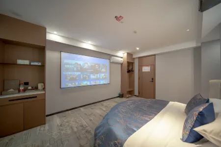 Holiday Inn Altay Golden Bridge