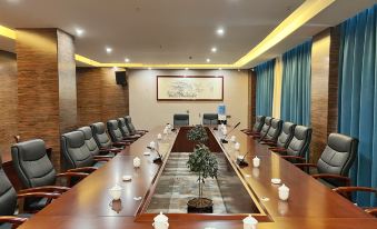 Gushi Oriental Earl Hotel (Yucheng Avenue Genqin Culture Park)