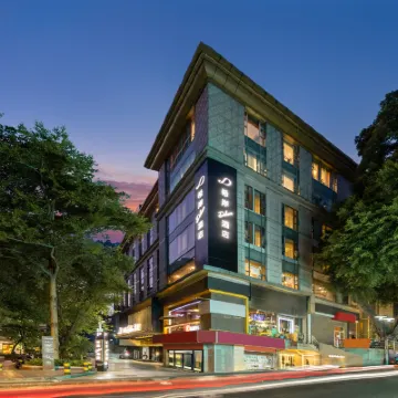 XANA Deluxe Hotel (Dongshankou Subway Station, First Affiliated Hospital of Sun Yat sen University) Hotels near Dongshankou