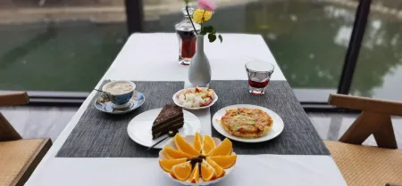 Shuizhou Yi Resort Hotel (Guilin Lijiang Maozhou Island)