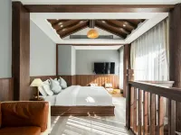 Lijiang Yunsun Shixi Homestay (Gucheng Dashuiche Branch) Hotels near Square Street
