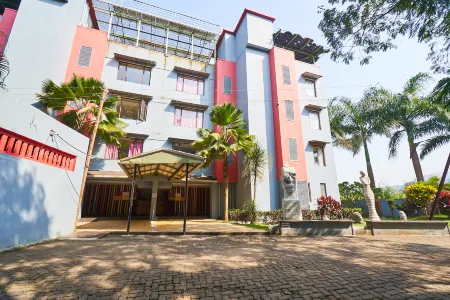 Spree Resort Khalapur Отели в г. Исамб