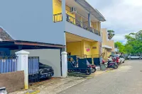 Spot on 92547 Wisma Dg Tata Hotel dekat Matahari Department Store GTC Tanjung Bunga Makassar