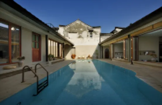 Suzhiji·Nanlou Chunxiao Holiday Homestay (Nanxun Ancient Town Baijianlou Scenic Area)