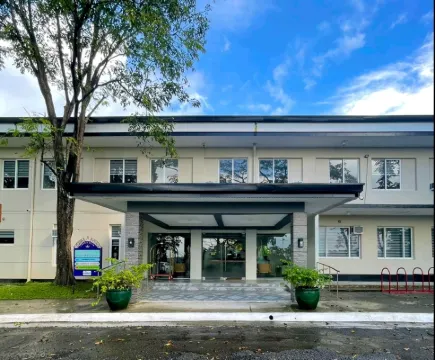 Emerald Manor Hotel