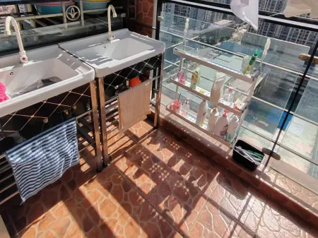 Shenzhen Baixiangyuan Women's Youth Hostel (Futian Gangxia North Metro Station Branch)