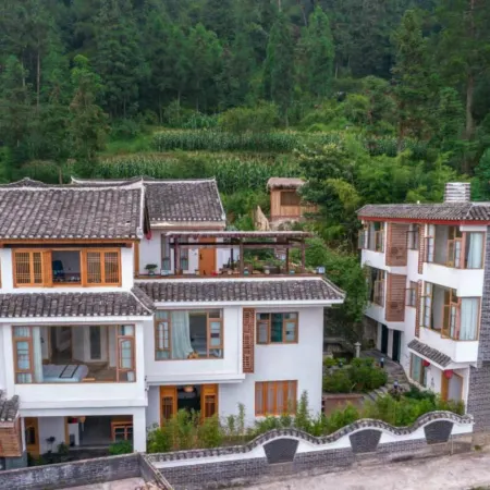 Yishan Yizhai Zhuli Bieyuan (Guiding Yinzhaicun)