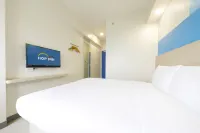 Hop Inn Hotel Iloilo Hotels near University of San Agustin Extension Campus Chapel