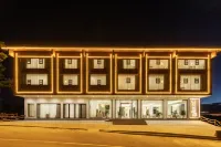 tianhe lianyue(qianhumiaozhaiximenyoukezhongxindian) Hotels near Langde Shangzhai - Performance Venue