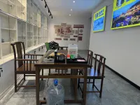 Zhenshan Qigu Homestay (Aizhai Wonder Scenic Area)