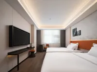 LE JU Hotel (Zhengzhou Erqi Square Dannisi Daweicheng) Hotels near Zhengzhou People's Park