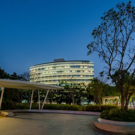 SOVISPLUSHOTEL (Shenzhen Bay Port Sea World Metro Station Store) Отели рядом с достопримечательностью «Порт Шэкоу»