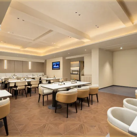 Atour Hotel Guangzhou Yuexiu Taojin Subway Station Отели рядом с достопримечательностью «Торговый центр La Perle»