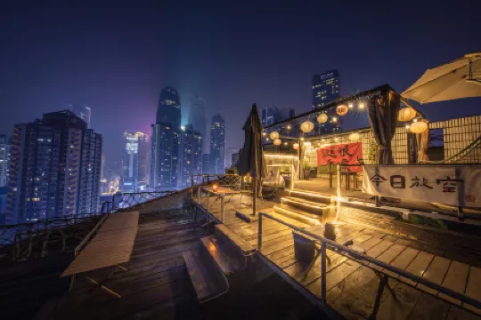 Chongqing Rooftop Terrace Youth B&B (Jiefangbei Shibati Branch)
