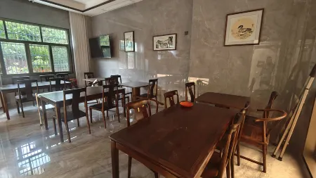 Kelly Hotel (Daozhou Commercial Pedestrian Street)