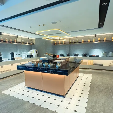 Homeinn Plus(Huangshan Shexian Huizhou Ancient City Branch)