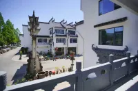 Yunxing Wosu Homestay (Qiyunshan Mountain Ecological And Cultural Tourism Zone) - Mountain view