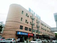 汉庭酒店(乌鲁木齐火车南站万达广场店) - 酒店外部