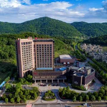 Ramada Plaza by Wyndham Chibi