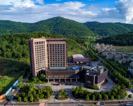 Ramada Plaza by Wyndham Chibi Hotels in Chibi