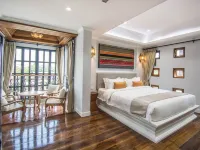 Lanna Oriental Hotel Hotels near Wat Lokmolee