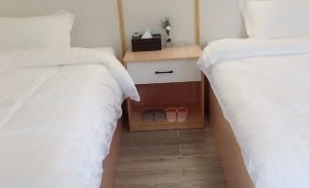 Xuwen Antarctic Village Seashore Coral B&B