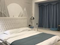 广州罗蔓公寓 - 蓝调美式轻奢大床房