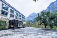 Qian Na Hotel (Wanxian Mountain Qingshanju Branch)