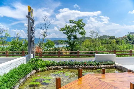 Miwo Homestay (Dongjianghu Bailang Scenic Area) Отели рядом с достопримечательностью «Dongjiang Lake Phoenix Island Scenic Area»